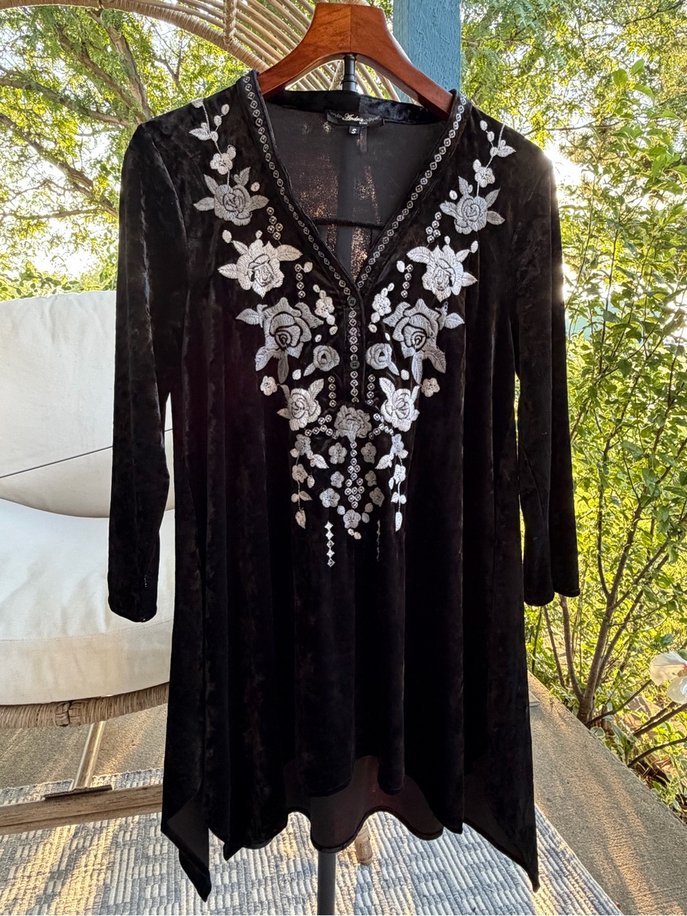 ANDREE BY UNIT Black Velvet Tunic with Silver Floral Embroidery - Picture 3 of 16